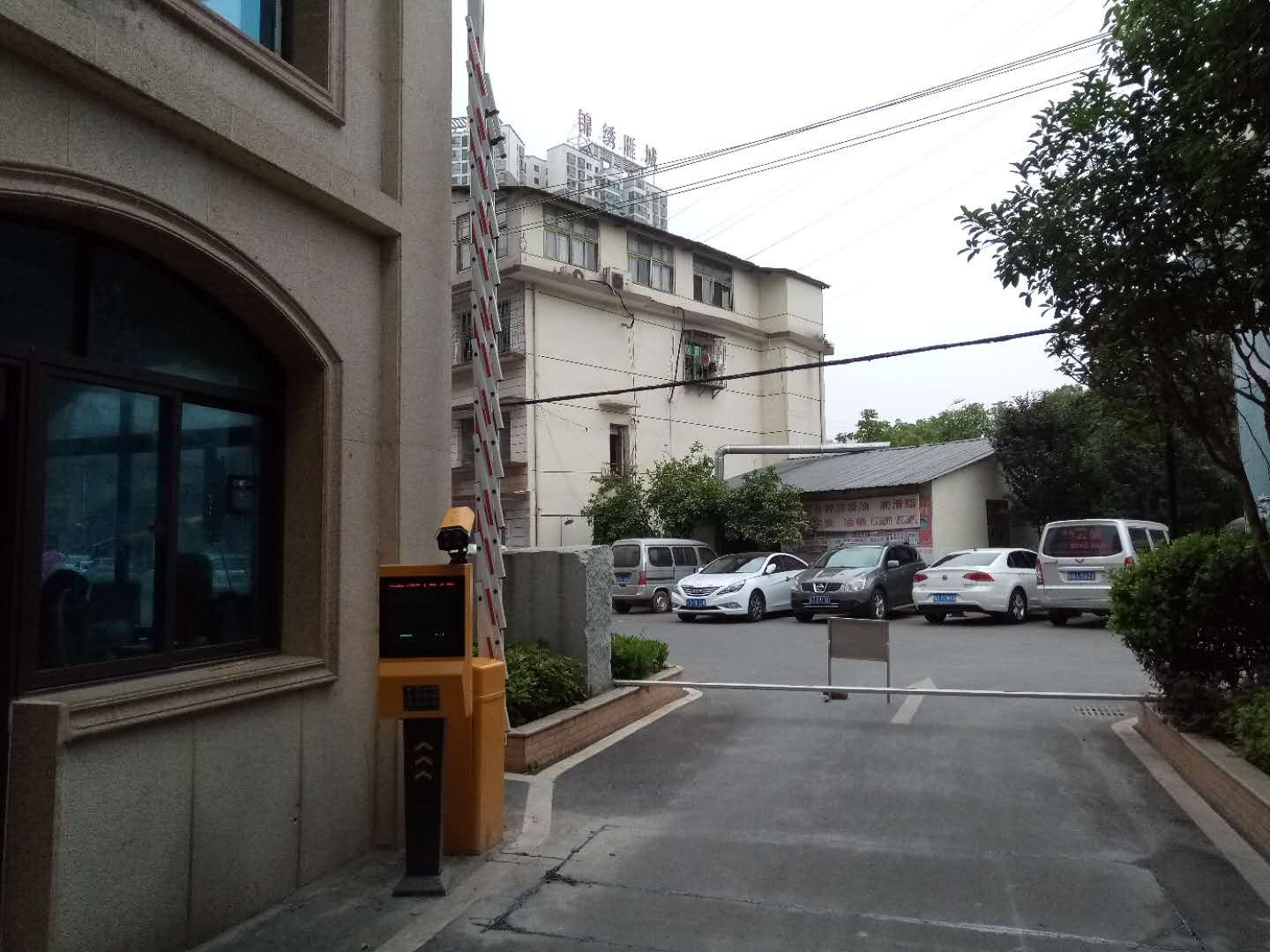 長沙雷隆智能科技有限公司,車牌識別系統(tǒng),停車收費系統(tǒng),車牌識別一體機,智能通道閘,湖南車牌識別道閘系統(tǒng),人行通道閘,智能道閘
