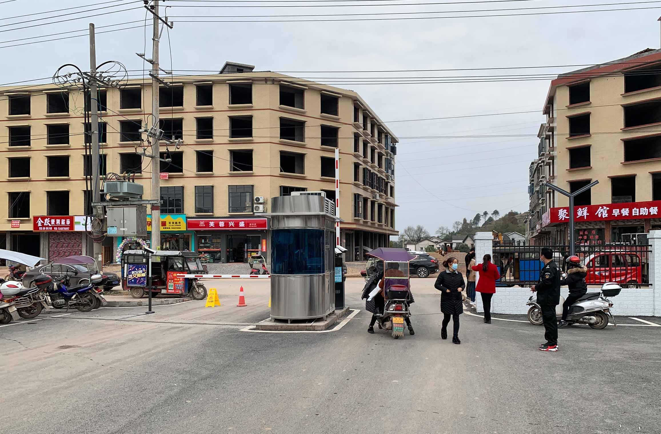 長(zhǎng)沙雷隆智能科技有限公司_長(zhǎng)沙車(chē)牌自動(dòng)識(shí)別系統(tǒng)|長(zhǎng)沙停車(chē)場(chǎng)管理系統(tǒng)|車(chē)牌識(shí)別系統(tǒng)|車(chē)牌識(shí)別一體機(jī)|人行通道閘|智能通道閘|停車(chē)收費(fèi)系統(tǒng)|智能門(mén)禁系統(tǒng)